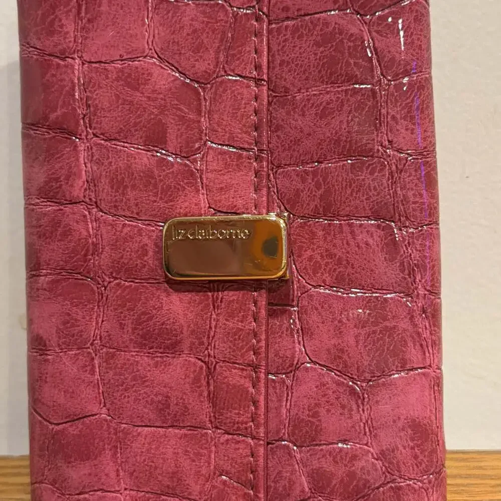 Liz Claiborne Wallet -‎ Faux Crocodile pattern dark pink.